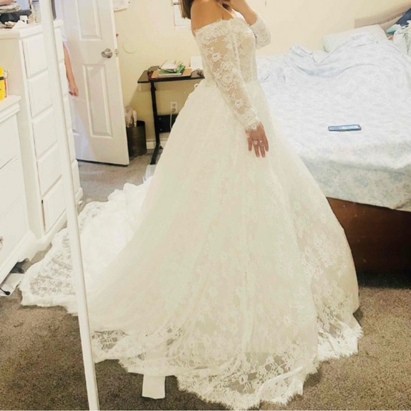 Wedding Dress - Picture 2 of 5